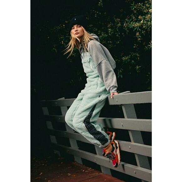 NWT FREE PEOPLE Hit The Slopes Printed Salopette SKI OVERALL BIBS $228 MEDIUM - Picture 4 of 7